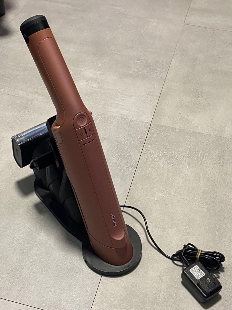 【送料無料!!】2024年製Shark スティッククリーナー 本体 ピンク