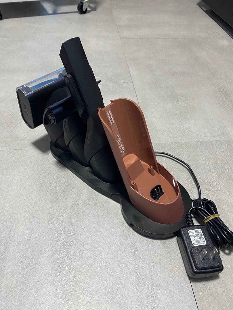 【送料無料!!】2024年製Shark スティッククリーナー 本体 ピンク