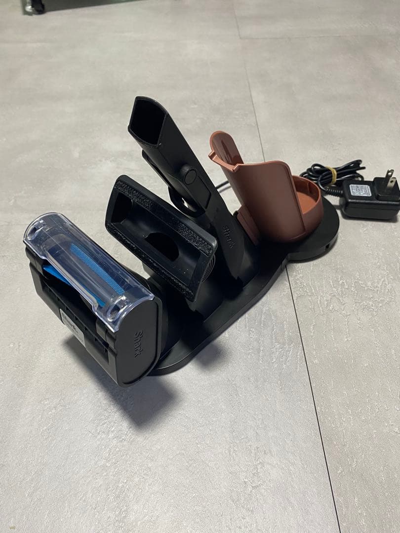 【送料無料!!】2024年製Shark スティッククリーナー 本体 ピンク