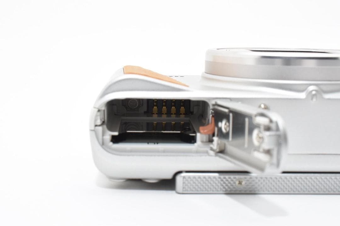 【新品級】 キヤノン CANON SX740 コンパクトデジタル シルバーカメラ