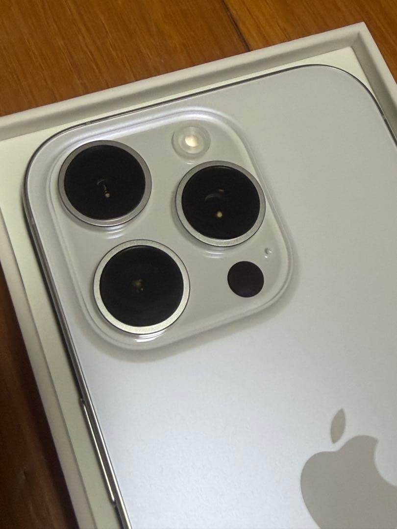 iPhone 16 pro 256GB ホワイトチタニウム