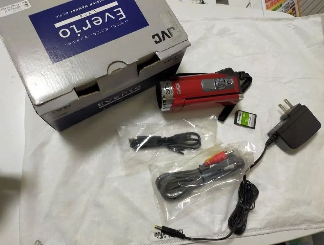 JVC Everio GZ-EJ1-R [レッド]&ビデオスターターキット