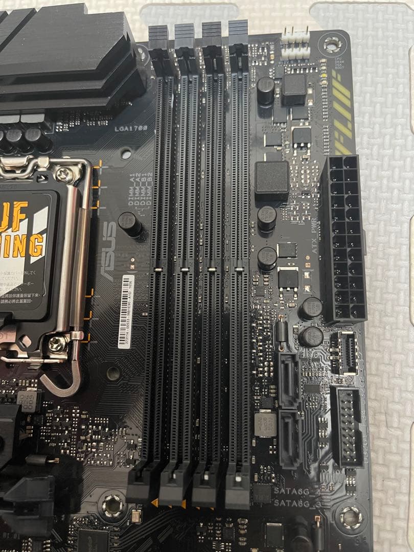 ASUS TUF GAMING B760M-E D4 マザーボード