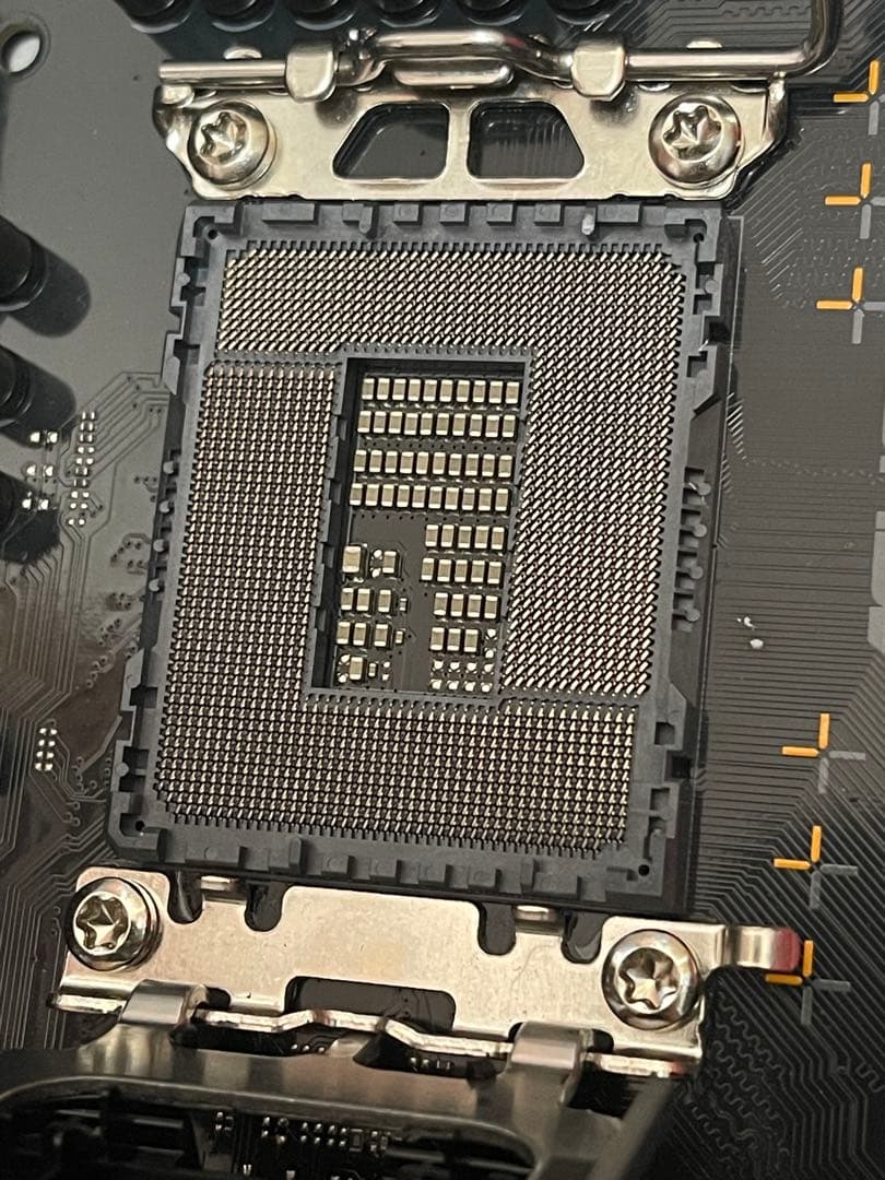 ASUS TUF GAMING B760M-E D4 マザーボード