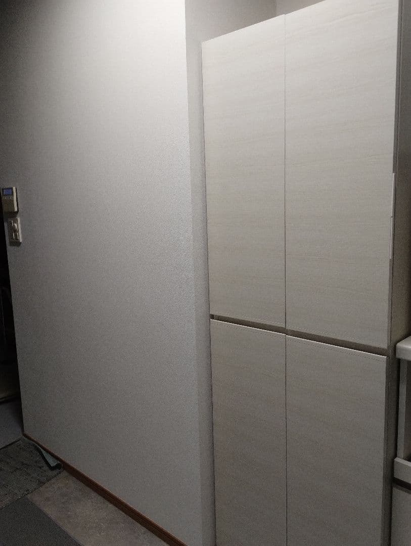 木目調ホワイト4ドア収納キャビネットサイズ 幅60×奥行41.6×高さ180cm