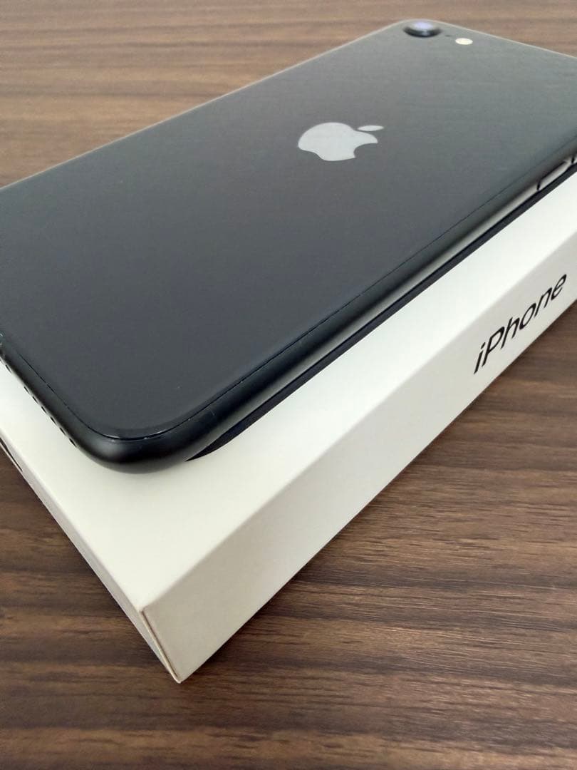 iPhoneSE3 128GB ミッドナイト