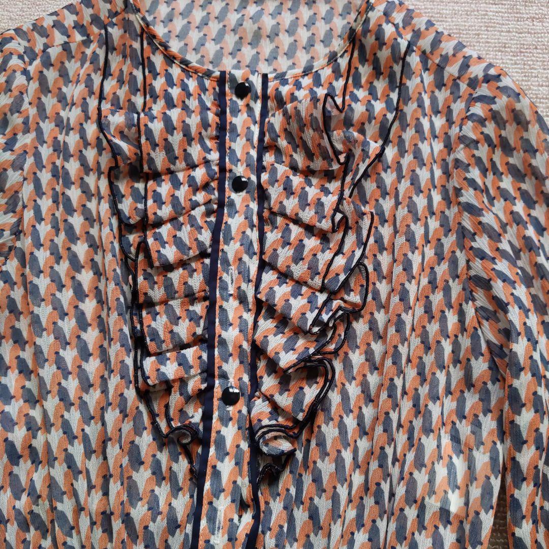 フリル付き長袖ワンピース