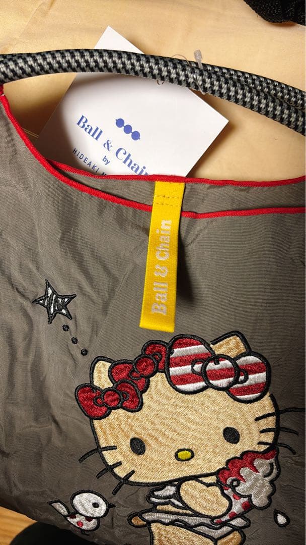 【新品・未使用】タグ付き ボールアンドチェーン 日焼けキティ　ジェラート