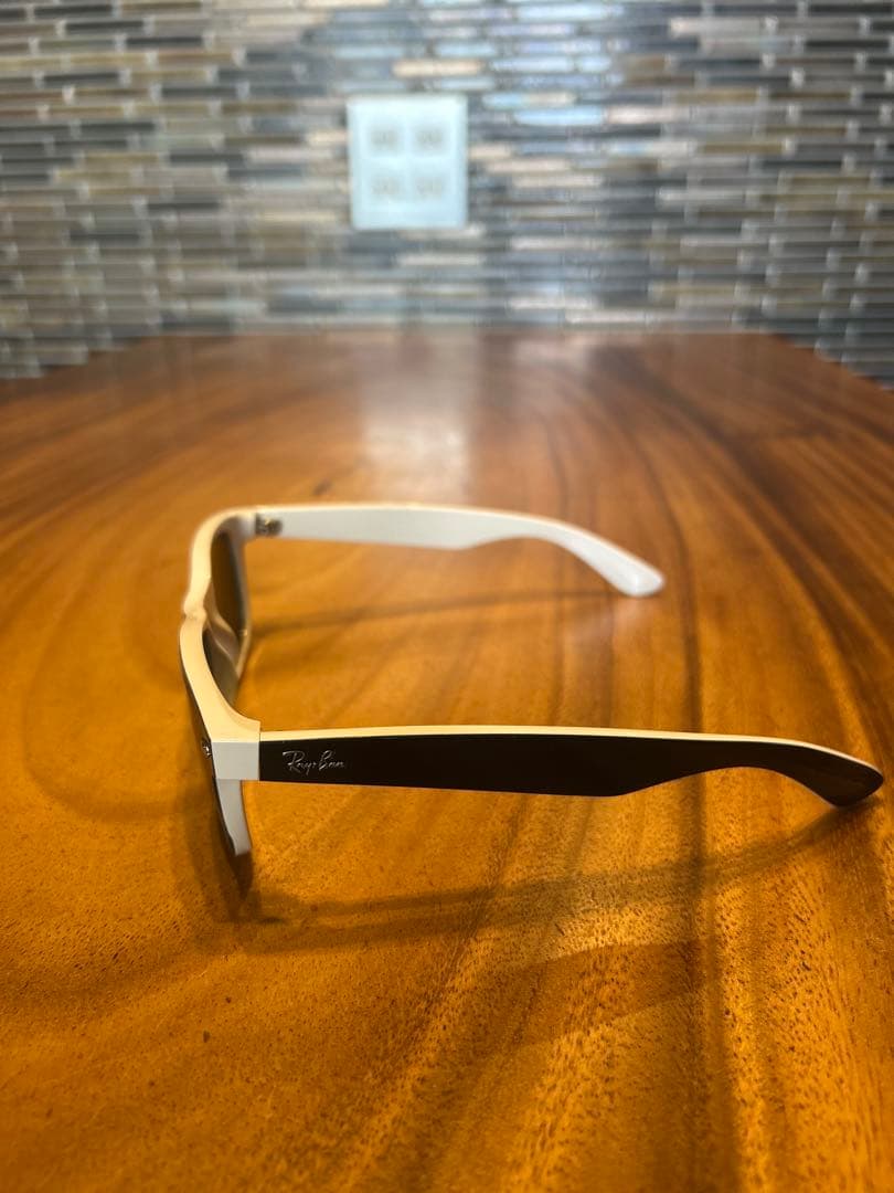 美品　イタリア製　Ray-Ban RB2132 ニューウェイファーラー　レイバン