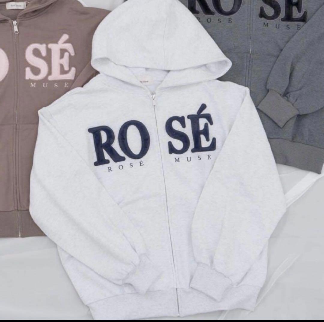 ロゼミューズ　Fur logo zip hoodieライトグレー パーカー