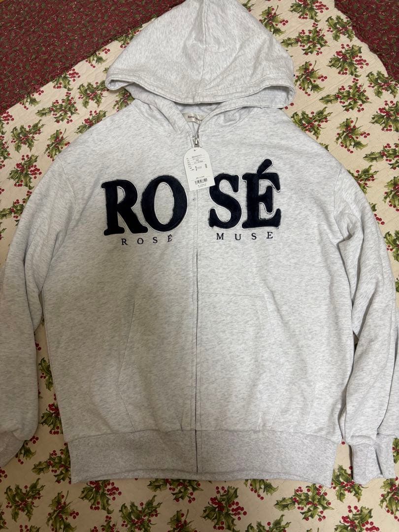 ロゼミューズ　Fur logo zip hoodieライトグレー パーカー