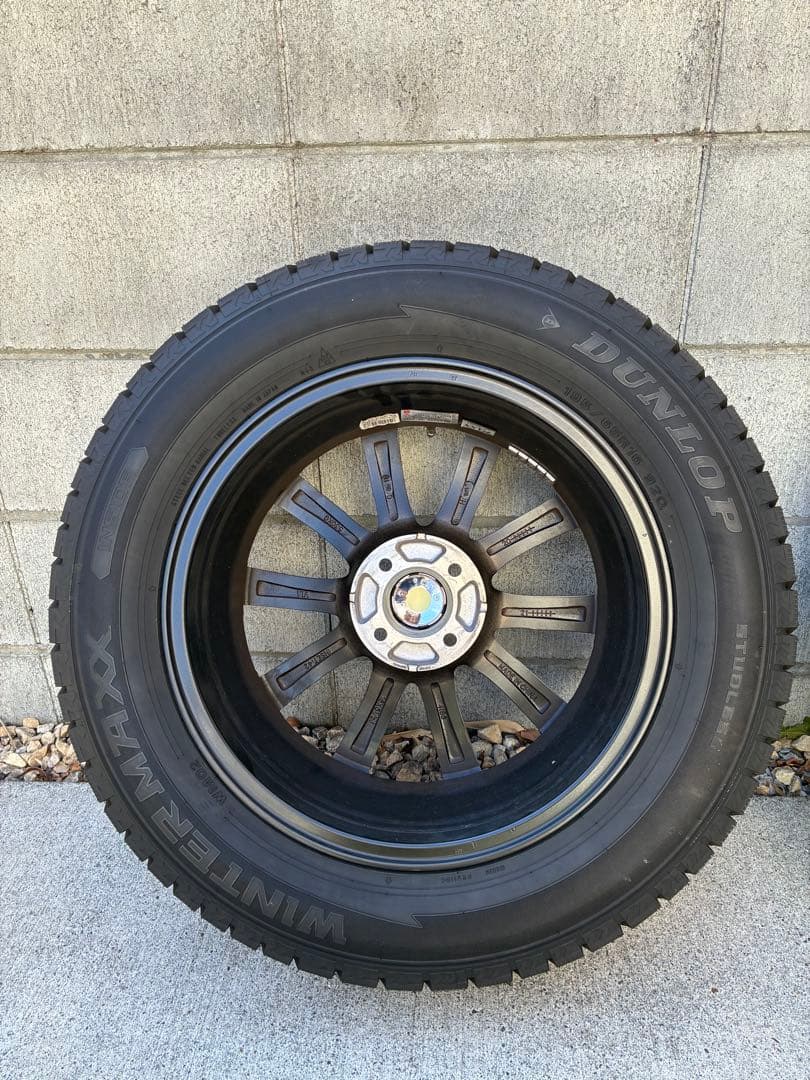 トヨタライズ　ガソリン4穴スタッドレスタイヤ DUNLOP WINTERMAX