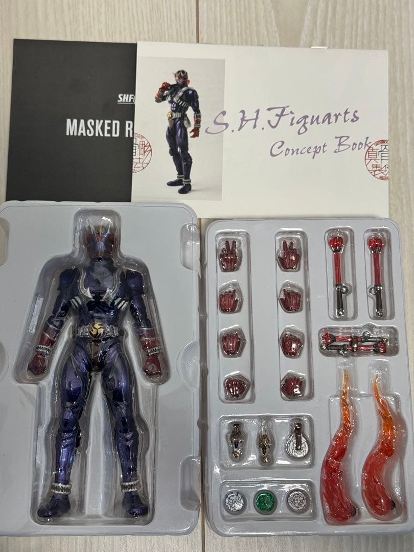 バンダイ S.H.フィギュアーツ 仮面ライダー響鬼