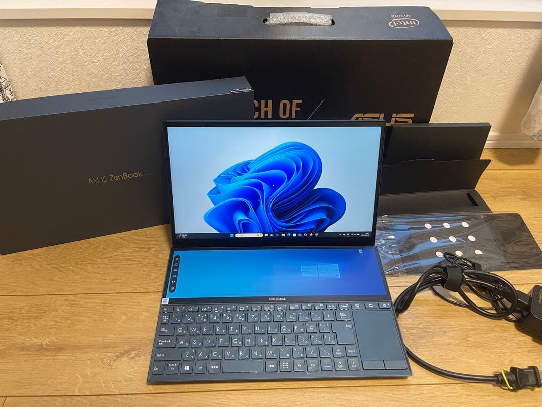 【リン】ASUS ZenBook Duo Core i7 状態良好
