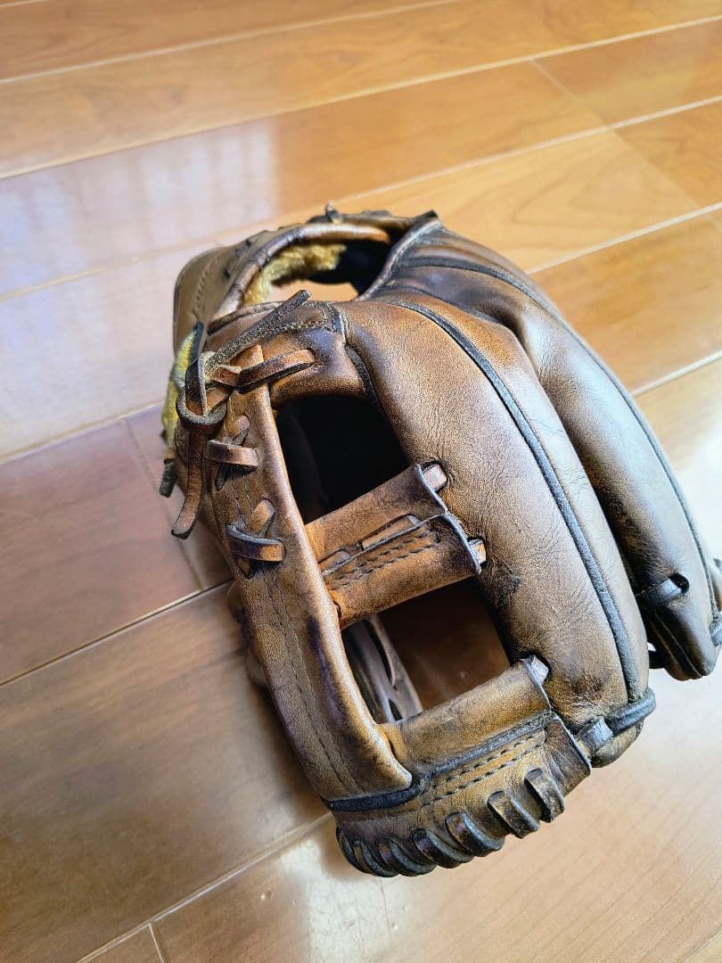 ミズノプロ　硬式　内野手グローブ　最高品質　嬉しい型良好！　硬式球おまけ