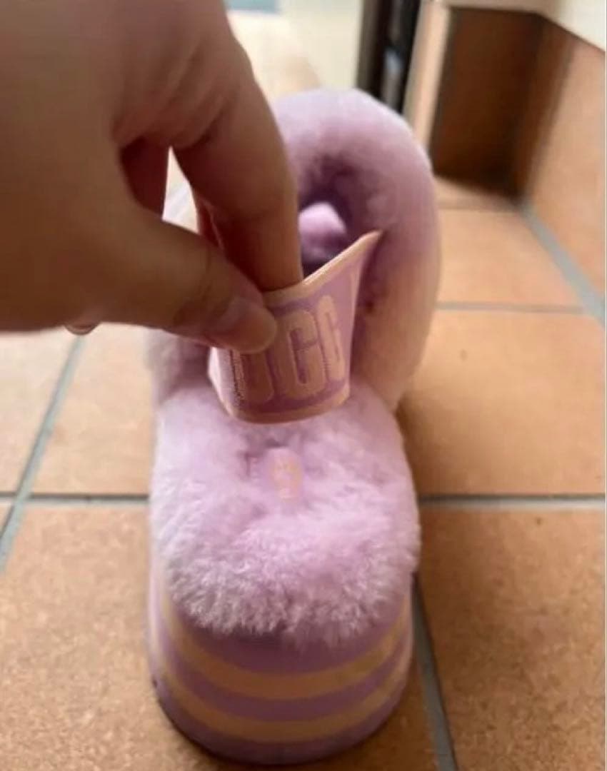 UGG フワフワプラットフォームサンダル