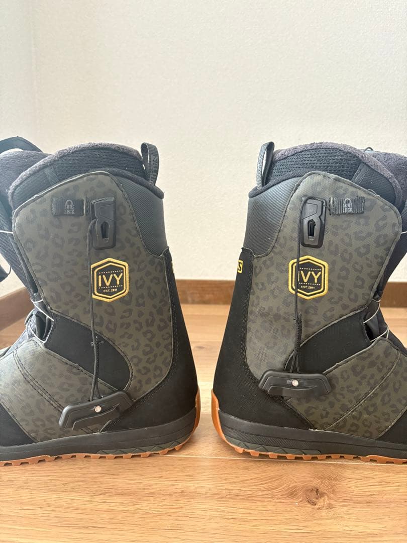 美品Salomon 女性用子ども用スノーボードブーツ