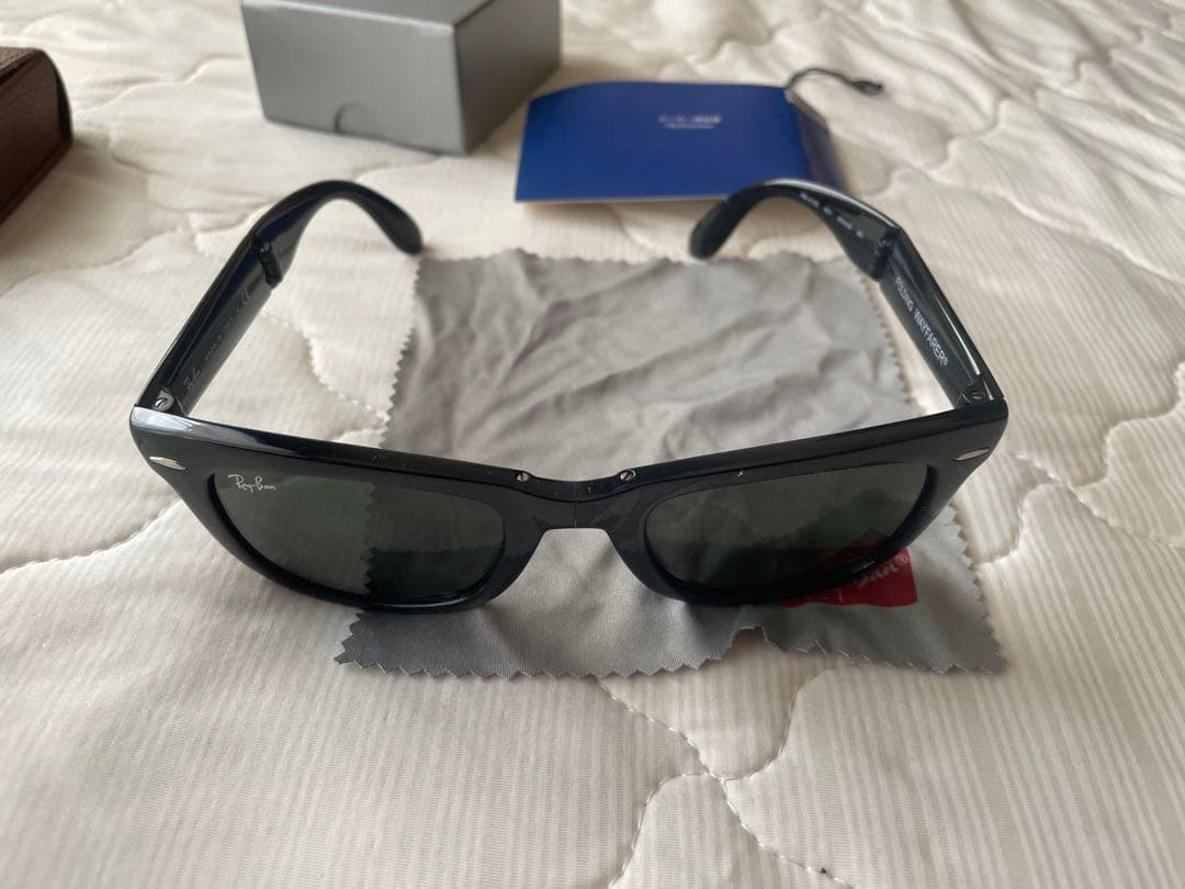 【美品】Ray-Ban 折りたたみサングラス RB4105 601