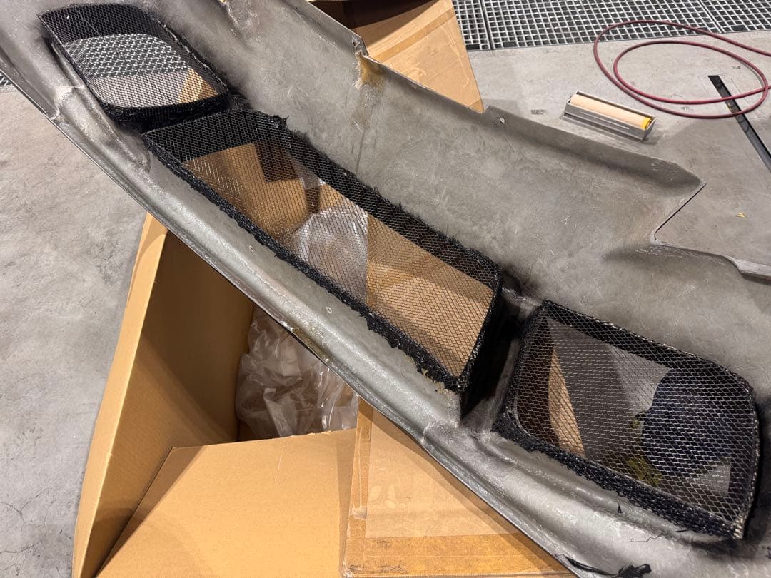 Z33 社外FRPフロントバンパー マットブラック 傷割れあり