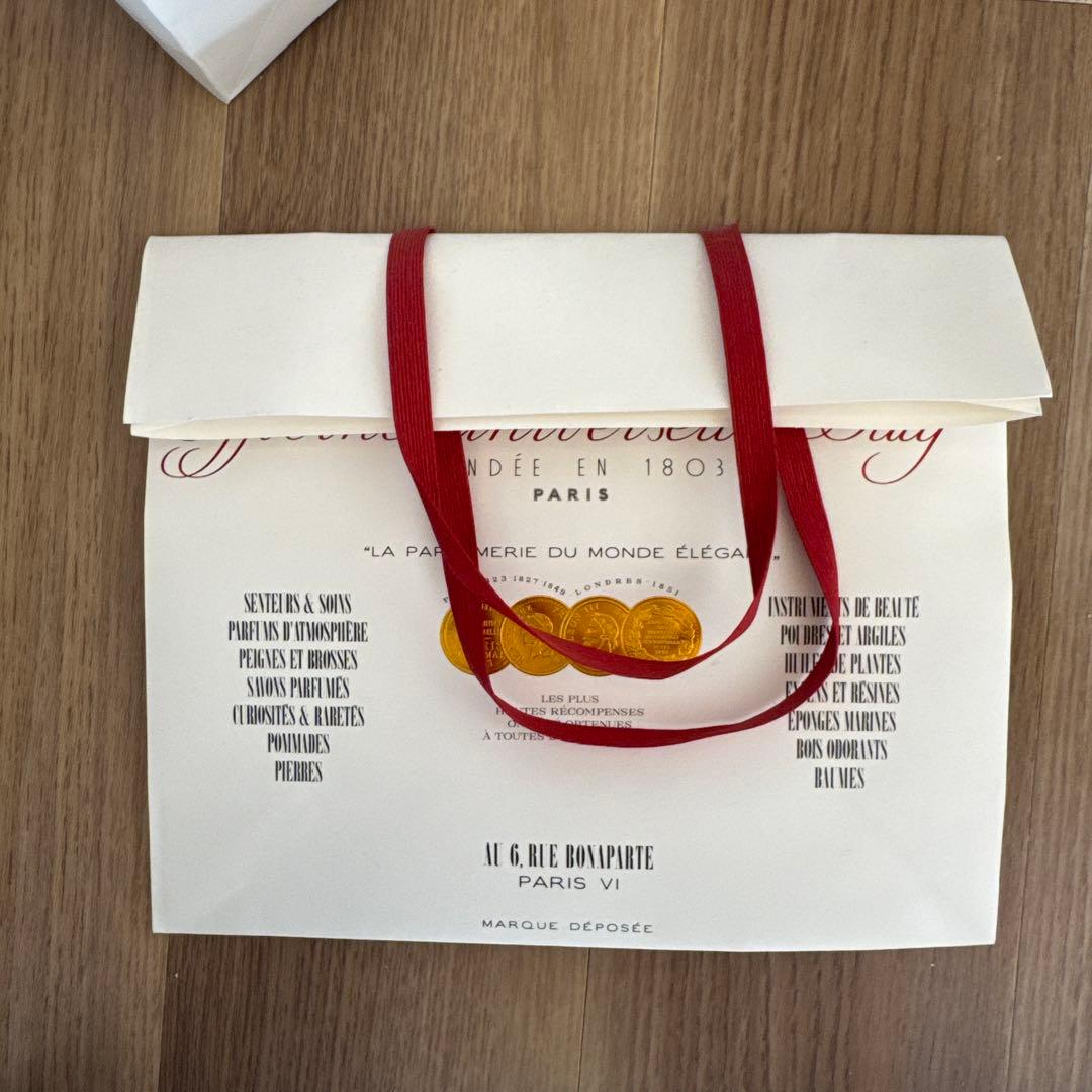 ビュリーリトルトラベラーズビュー ティキット