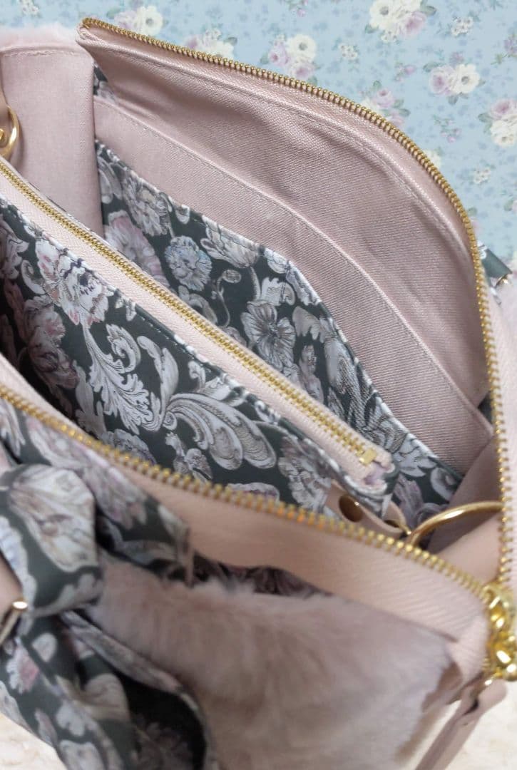 アレキサンダーマーブル　シャドウブルーム　仕切ポーチ付きミニトート　ファー