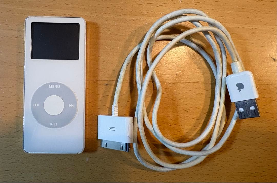 iPod nano 第1世代 1GB 本体色 ホワイト