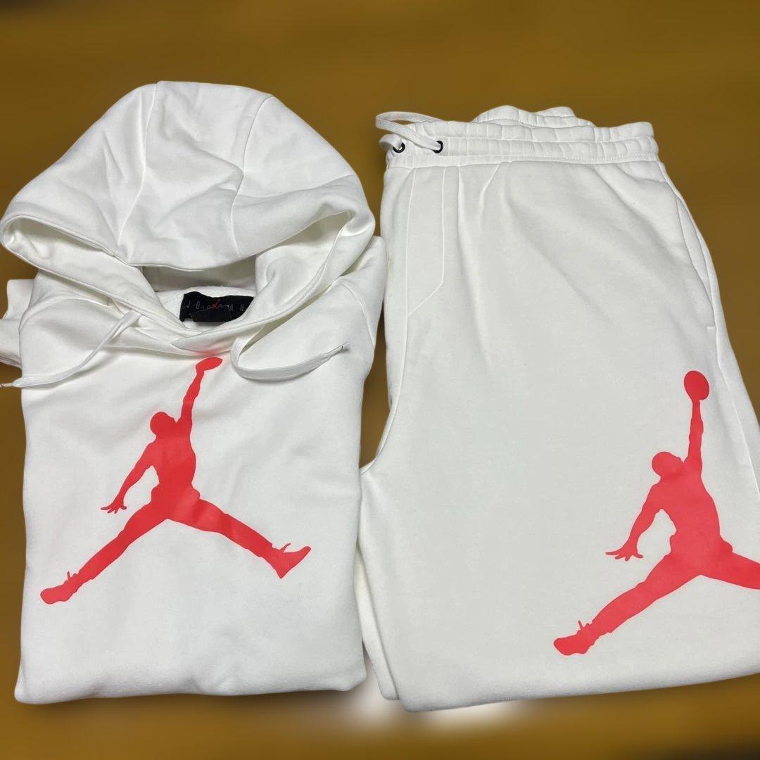 週末セール❣️NIKEジョーダン白❣️スエットセットアップ