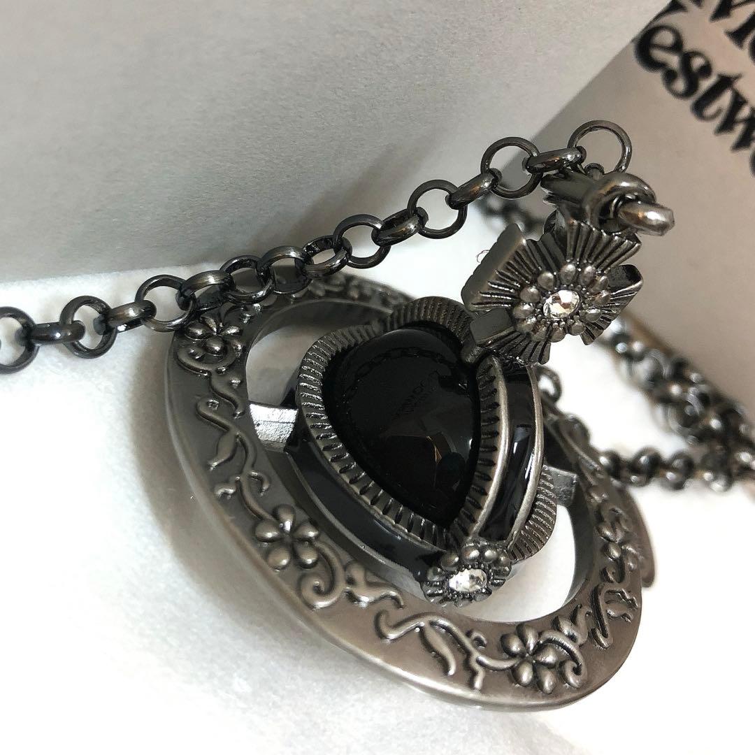 VivienneWestwood 花刻印モチーフのネックレス