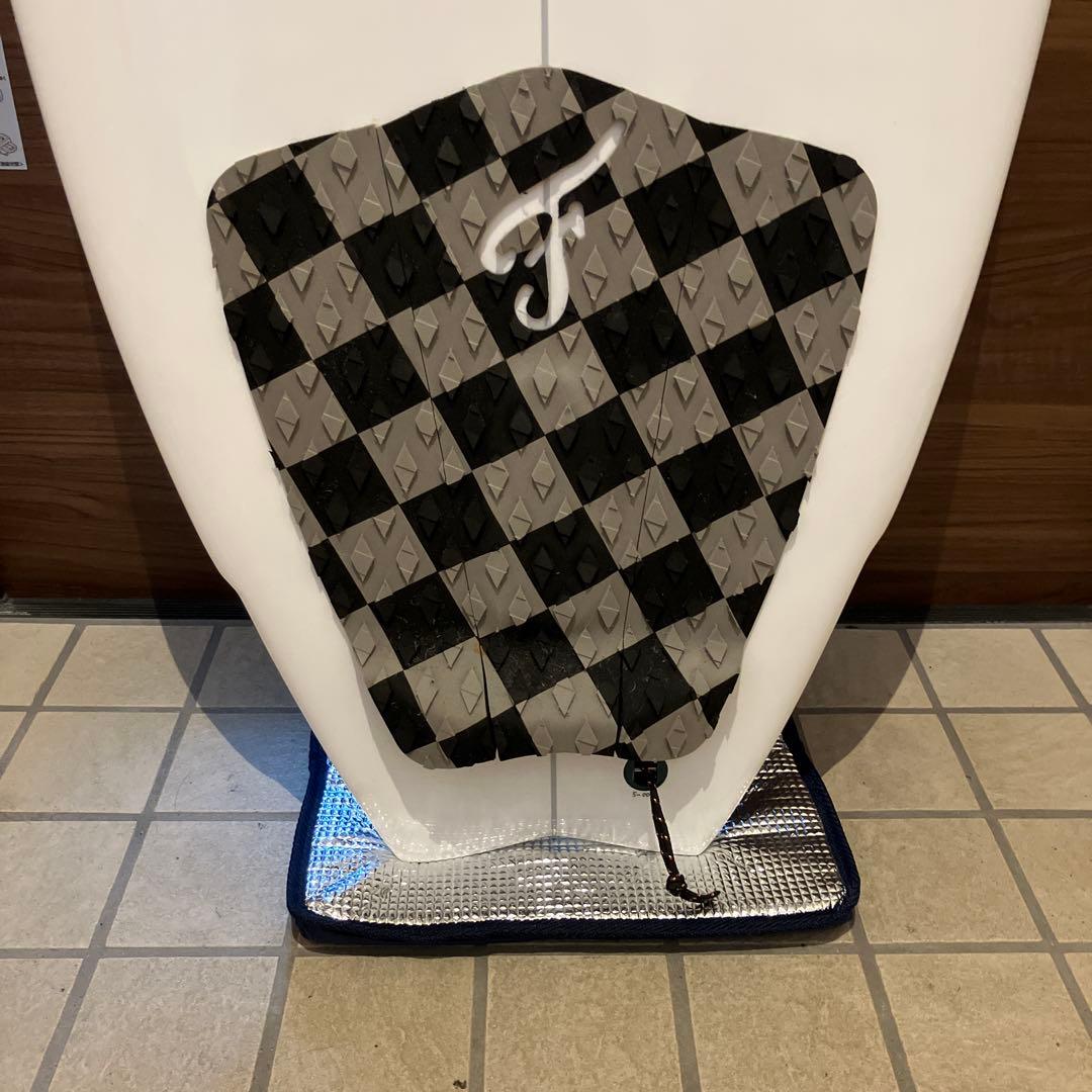 小波用　ALA サーフボード約170×51.5×6.0（センチ）29〜31L