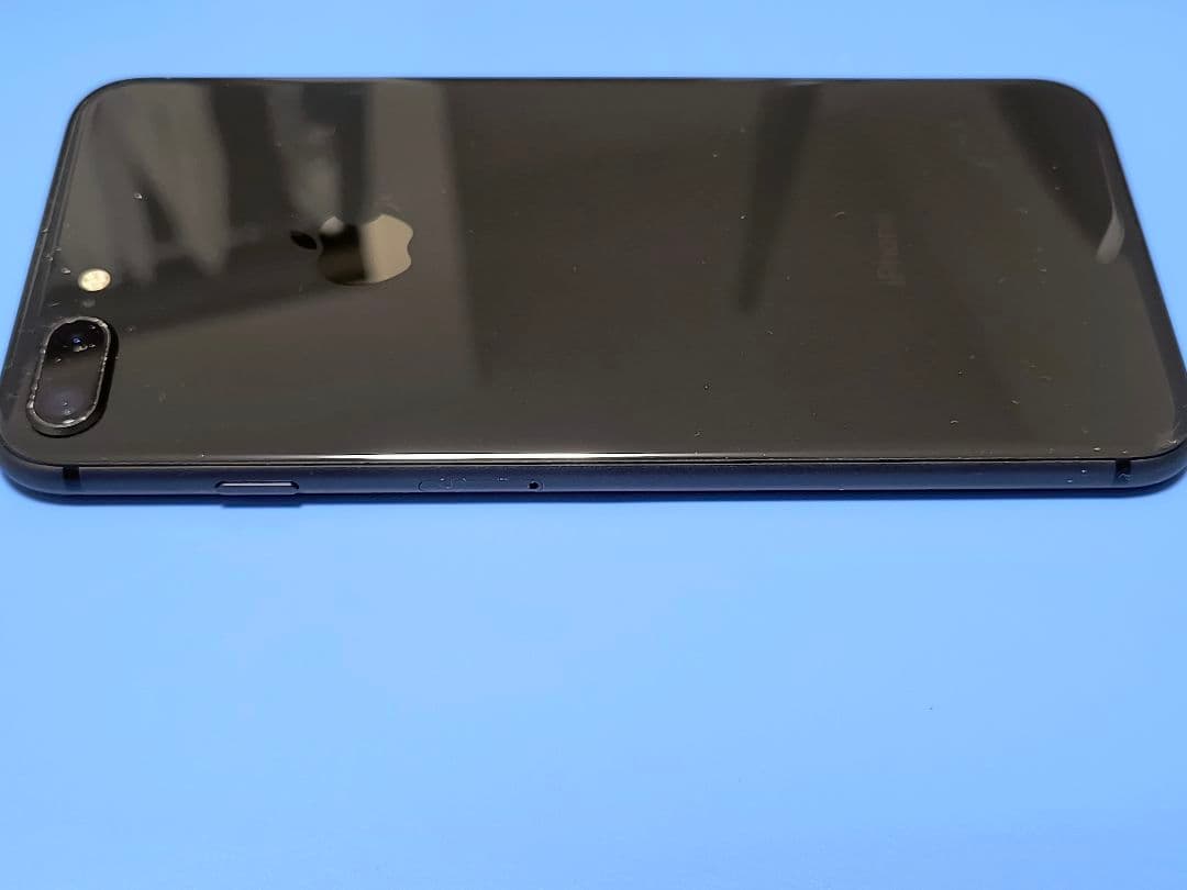 スマートフォン本体 Apple iPhone 8 Plus 64GB