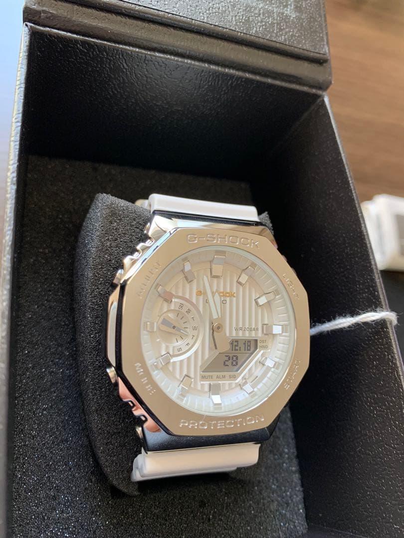 【新品未使用】カシオ G-SHOCK GM-2100 新発売モデル タグ付き