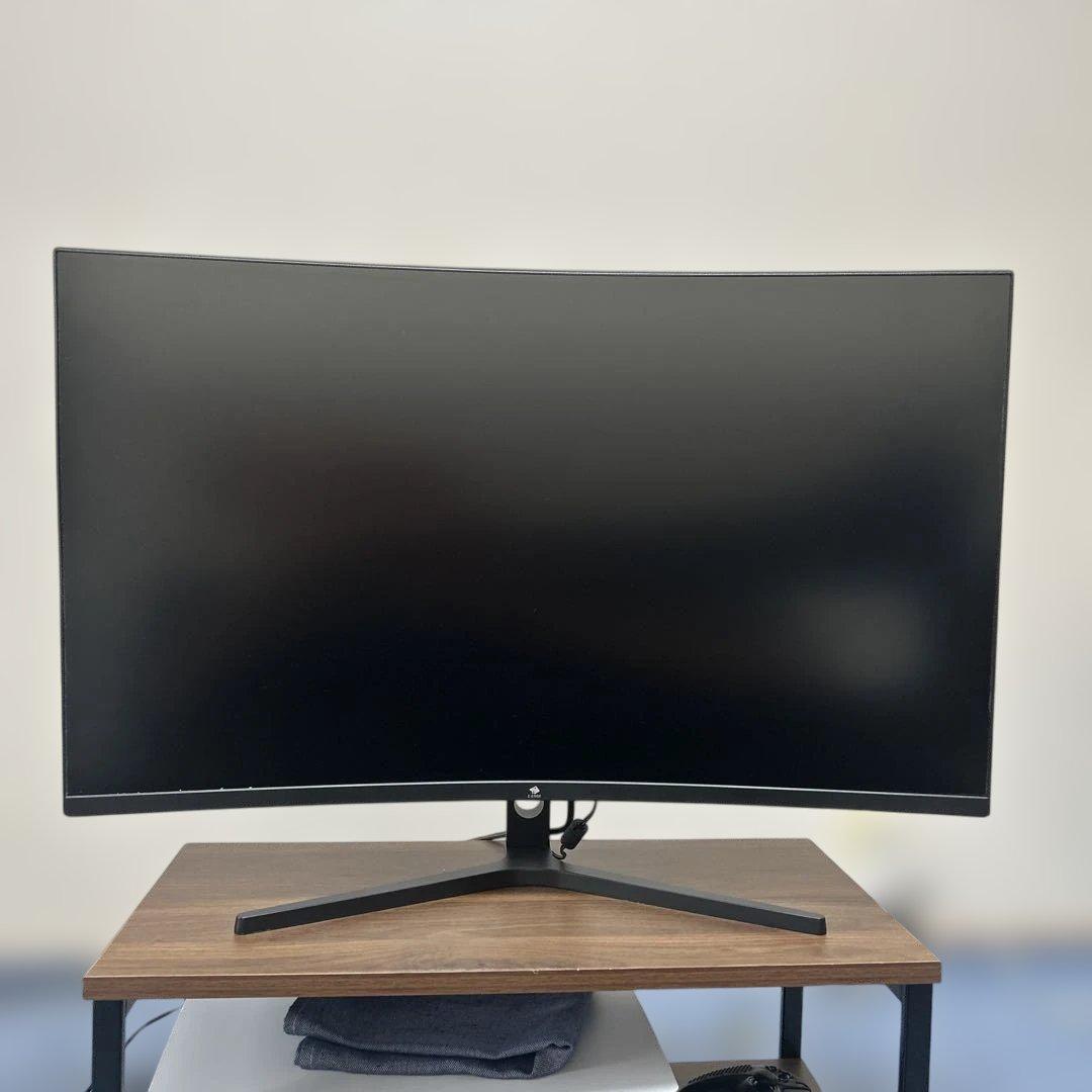 Z Z-Edge 32インチ ゲーミング モニター 。