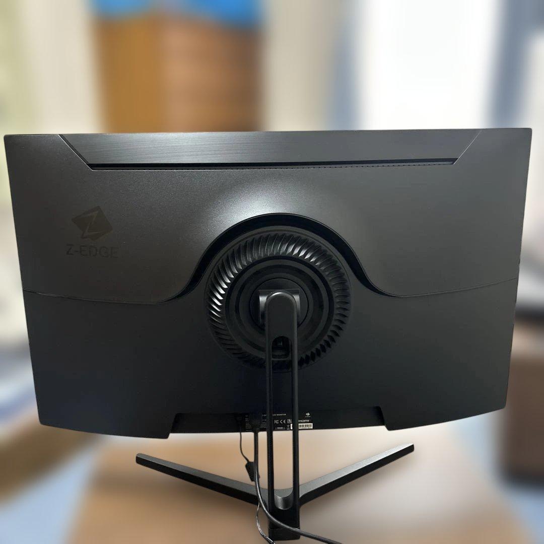 Z Z-Edge 32インチ ゲーミング モニター 。
