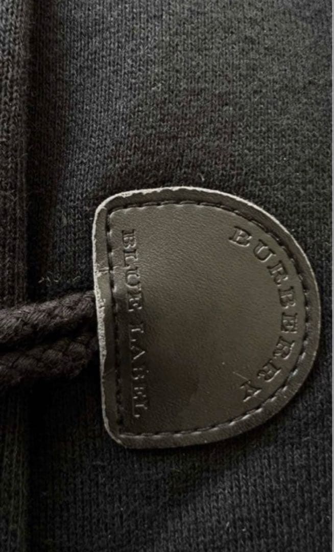 バーバリーブルーレーベル　黒　ダッフル　パーカー　綿　スウェット　ノバチェック