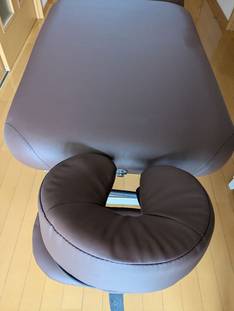 折りたたみ式マッサージベッドブラウン 持ち運びバッグあり