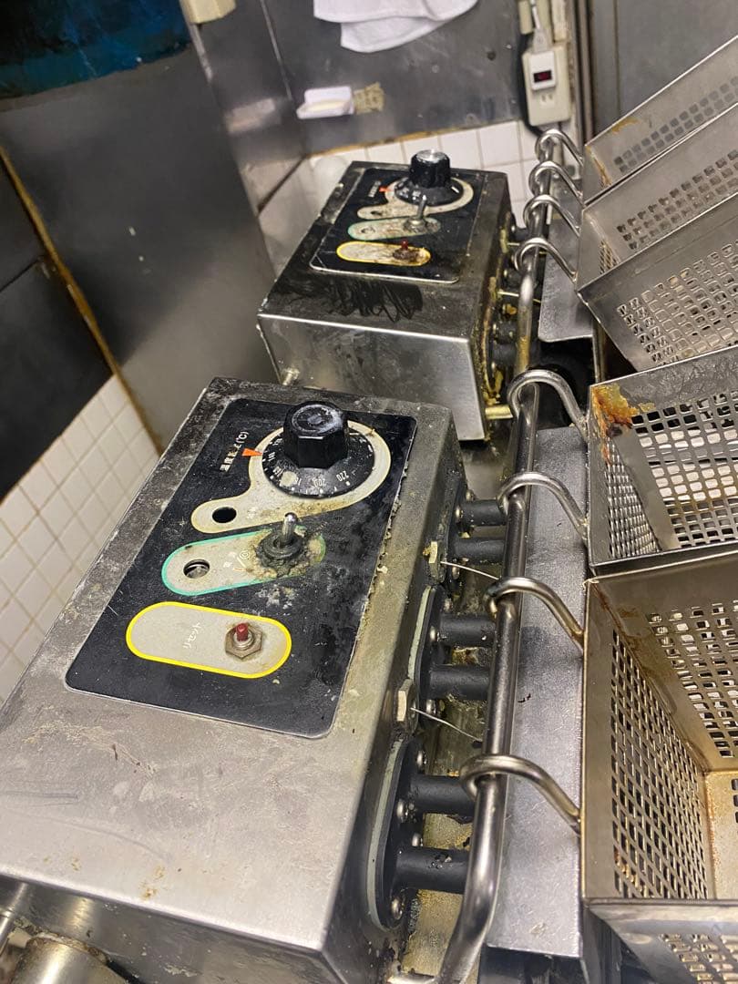 ステンレス製フライヤー 2x2バスケット