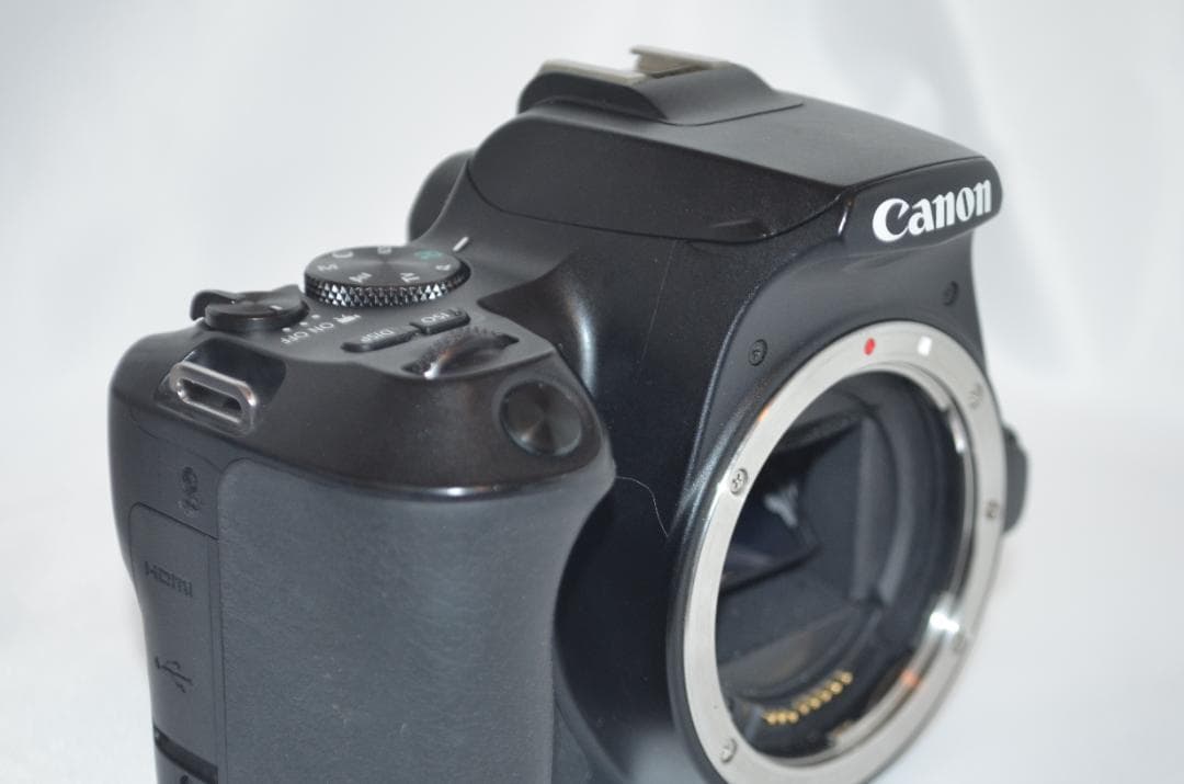 美品 【Canon EOS Kiss X10 ダブルレンズ】 Wi-Fi搭載