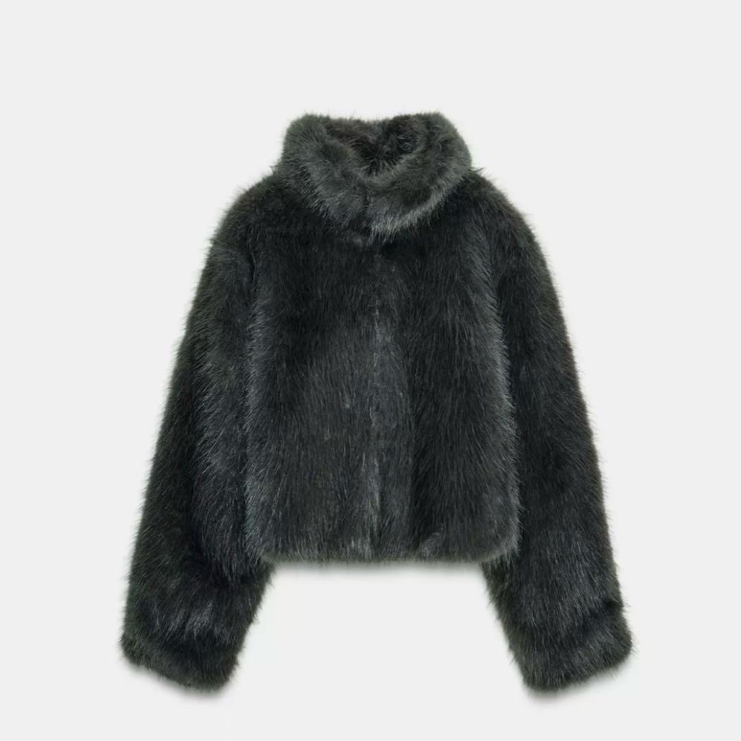 新品タグ付き ZARA ザラショートフェイクファーコート トグルボタン付き