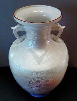 九谷焼　１２号耳付花瓶「銀彩牡丹の図」