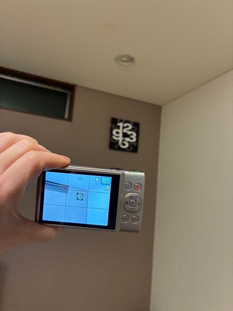 Canon IXY 650 シルバー