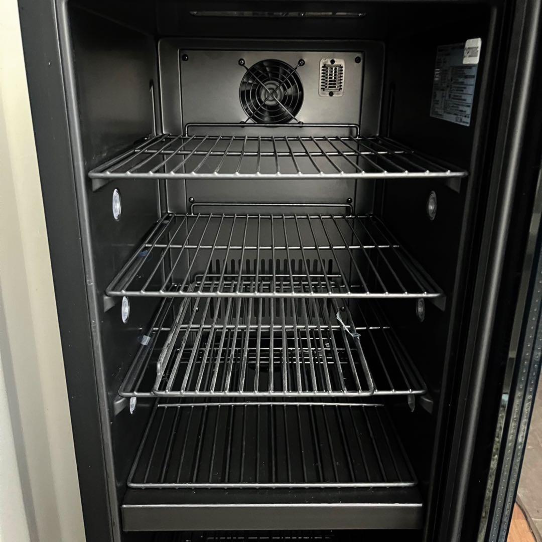 取付無料！フォルスタージャパン ホームセラー 右開きブラックワインセラー 34本