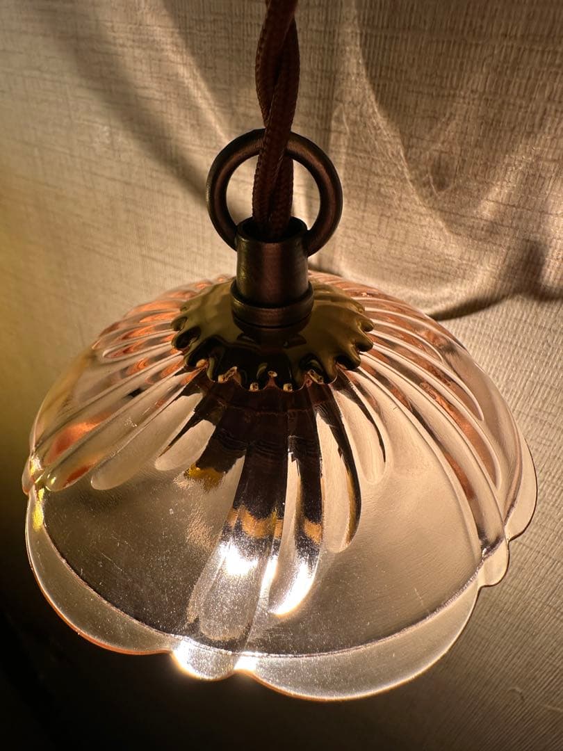 20年代 フランス アンティーク 螺旋模様ピンクガラスのお花アトリエランプ＊