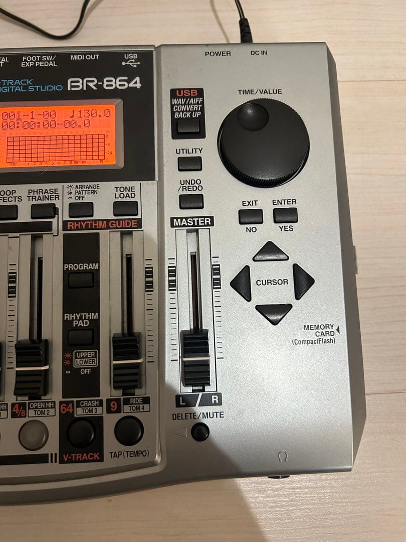 BOSS BR-864 マルチトラックレコーダー