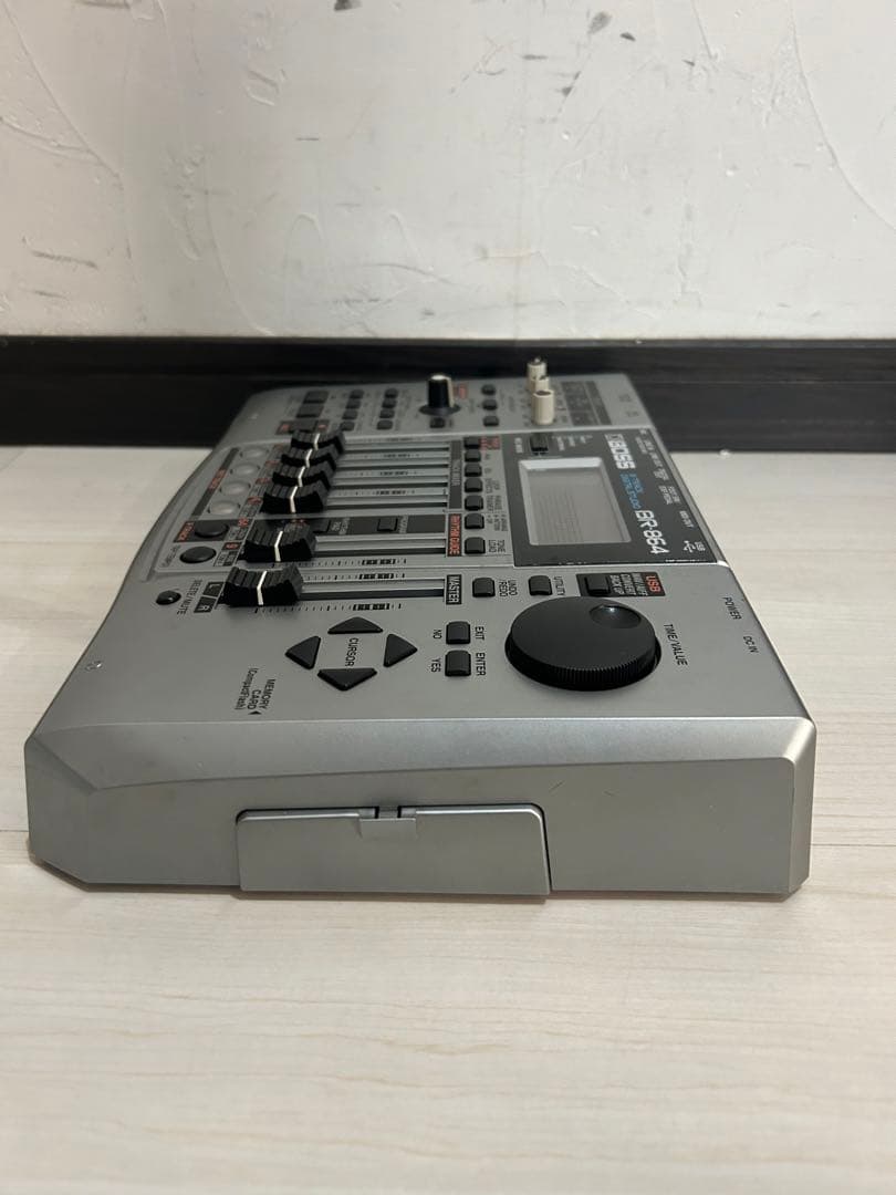 BOSS BR-864 マルチトラックレコーダー