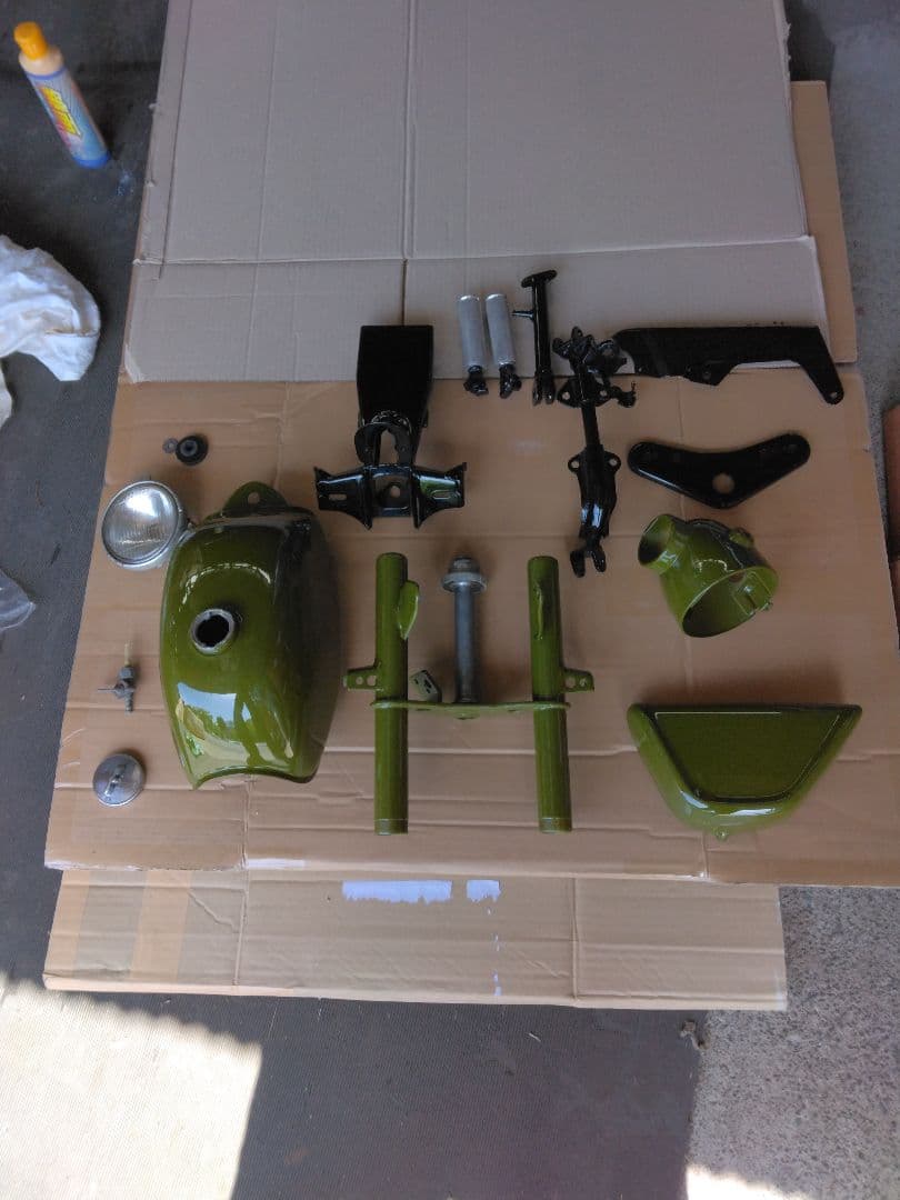 モンキー4l　グリーン タンクセット塗装済みです。