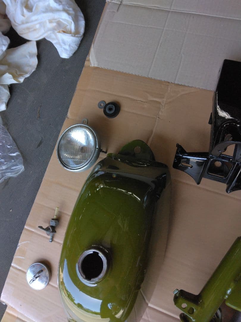 モンキー4l　グリーン タンクセット塗装済みです。