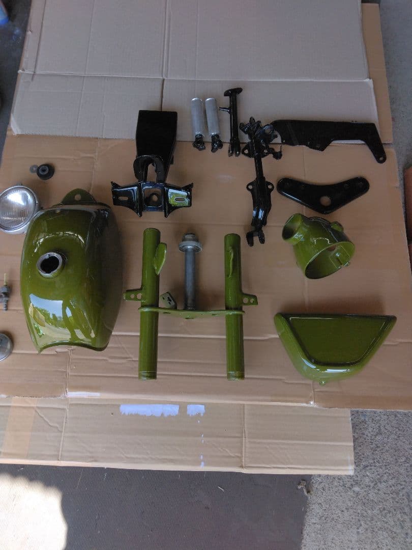 モンキー4l　グリーン タンクセット塗装済みです。