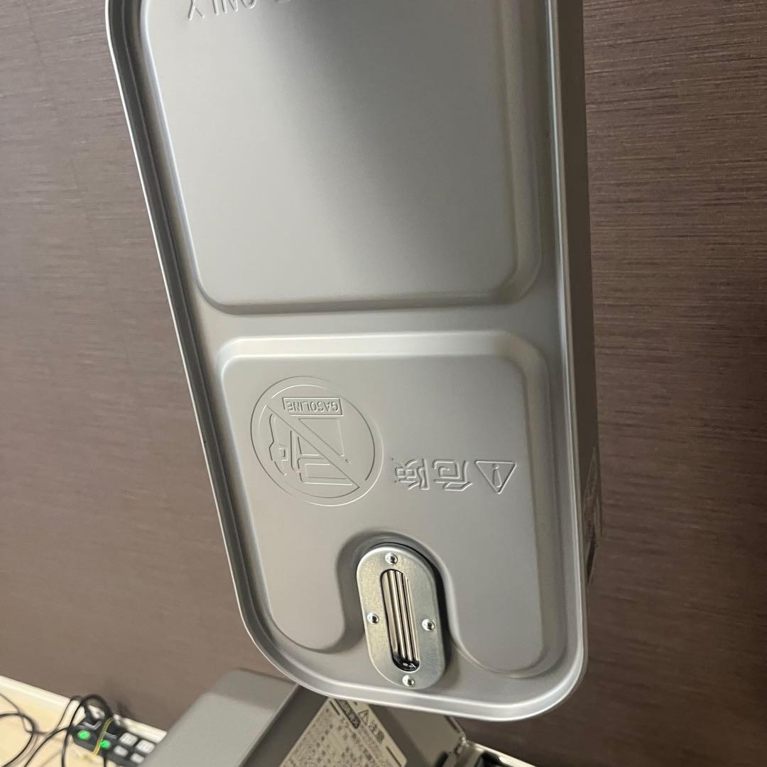 美品　DAINICHI キャスター付　石油ファンヒーター ウォームホワイト