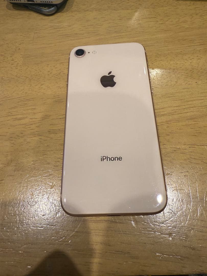 美品Apple iPhone 8 64GB