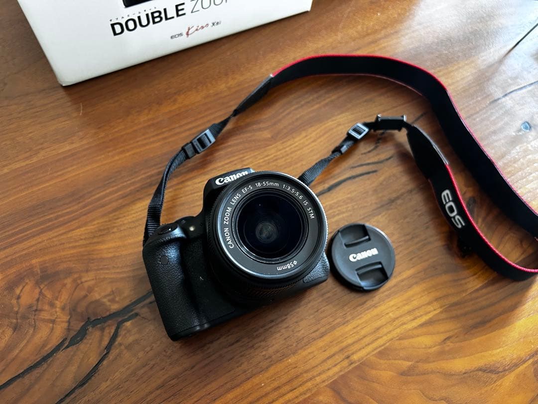 Canon EOS Kiss X8i ダブルズームキット 箱付き　　バッテリー有